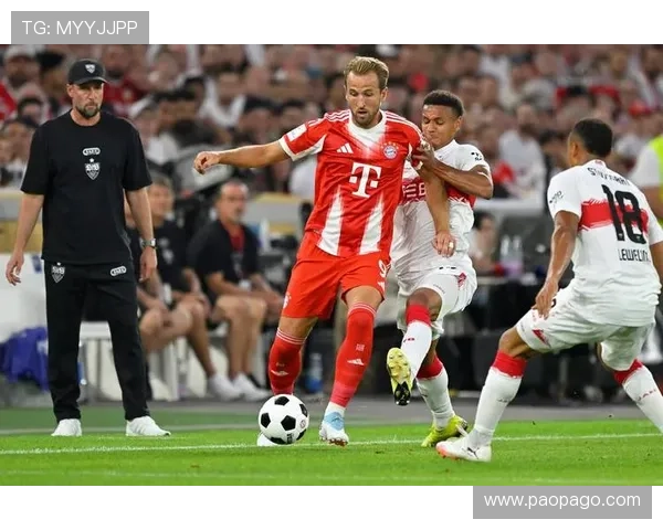 拜仁新星奥利塞两球三助表现抢眼 衣角微脏却无损光彩