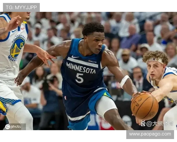 森林狼半场苦战爵士落后2分爱德华兹状态低迷戈贝尔贡献12分7篮板马卡表现抢眼拿下15分